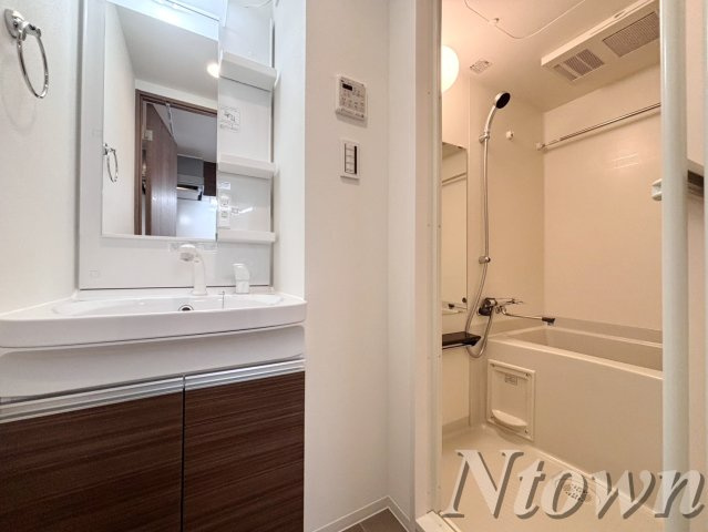 【洗面所】 | SHOKEN Residence 名古屋〈太閤通〉 | 忙しい朝には欠かせない洗面所です