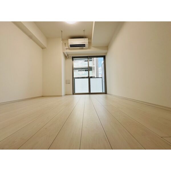 ディアレイシャス大須観音IIIの居間・リビング