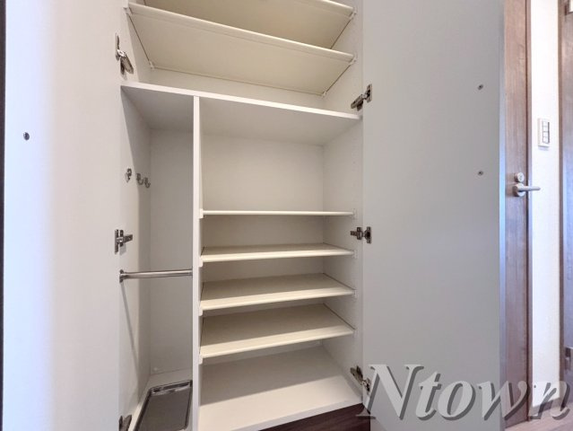 【収納】 | SHOKEN Residence 名古屋〈太閤通〉 | 専用の収納スペースです