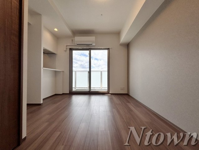 【居間・リビング】 | SHOKEN Residence 名古屋〈太閤通〉 | こちらのリビングで趣味の時間をお楽しみください