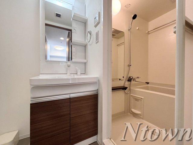 【洗面所】 | SHOKEN Residence 名古屋〈太閤通〉 | 忙しい朝には欠かせない洗面所です