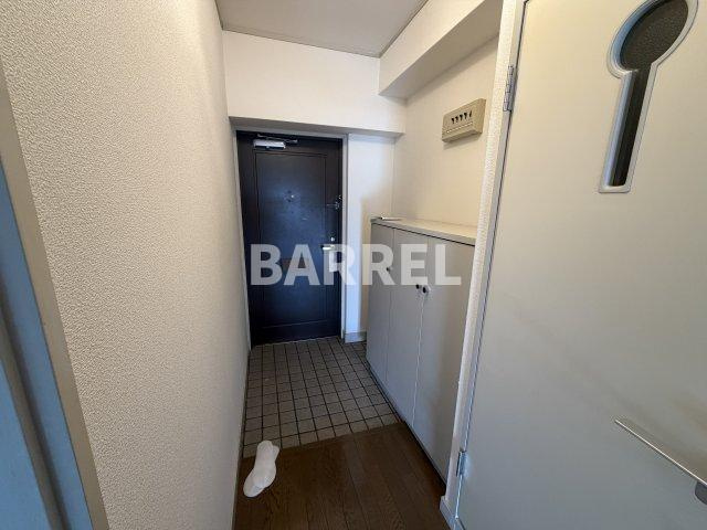 シャトー柴原の玄関