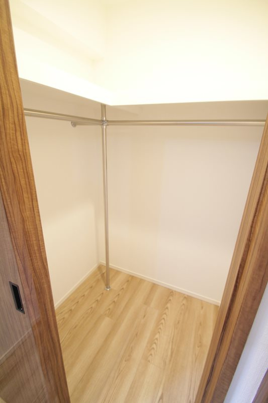 横浜市南区新川町２丁目の賃貸マンションの収納