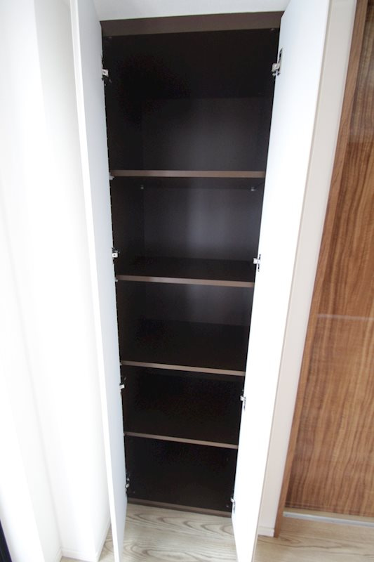 横浜市南区新川町２丁目の賃貸マンションの収納