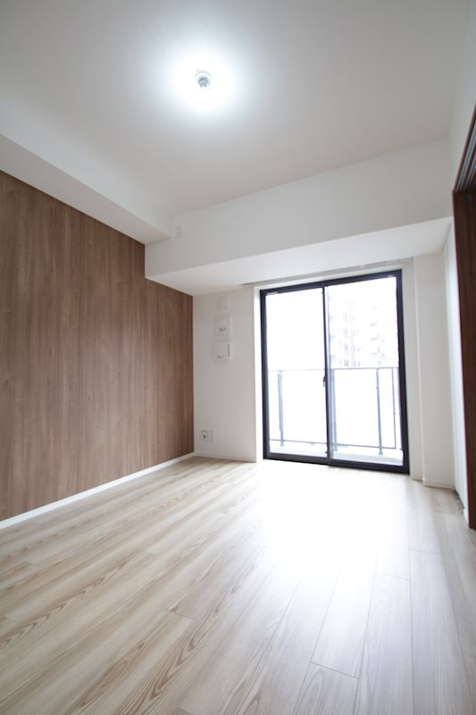 横浜市南区新川町２丁目の賃貸マンションの居間・リビング