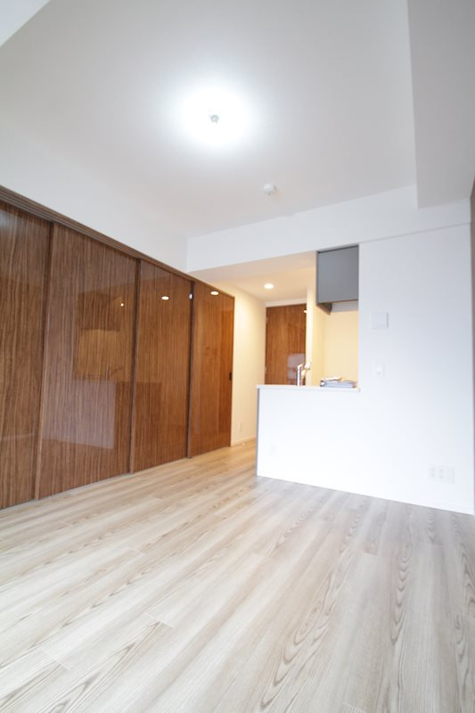 横浜市南区新川町２丁目の賃貸マンションの居間・リビング