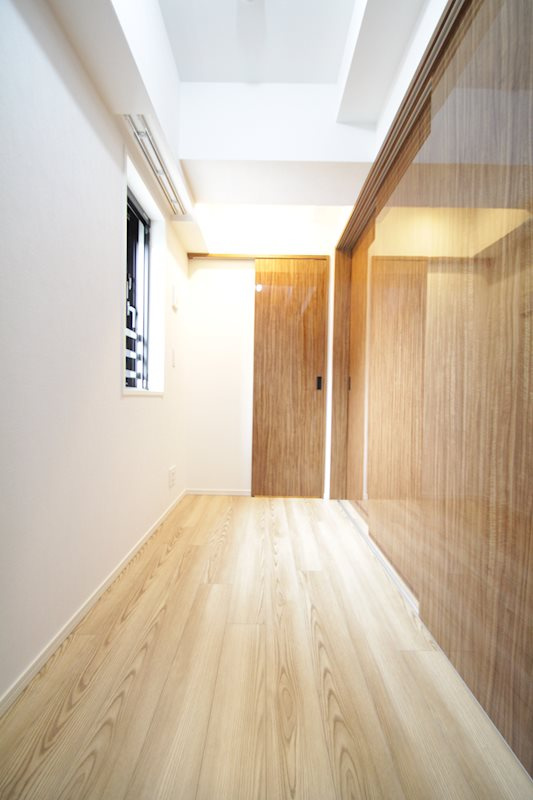 横浜市南区新川町２丁目の賃貸マンションの洋室