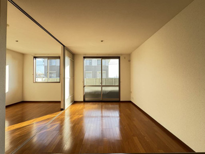 【居間・リビング】 | シュトラールC棟