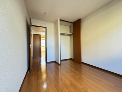 【寝室】 | シュトラールC棟