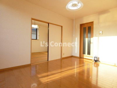 【居間・リビング】 | クレメンティアＣ | ７．２帖の洋室です。