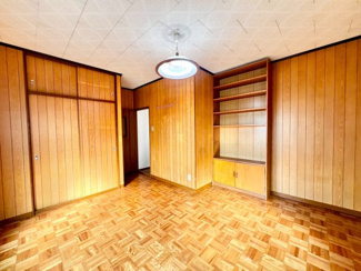 【洋室】 | 西取石７丁目　中古戸建 | 収納スペースもございますのでお部屋を有効的に使うことができます♪