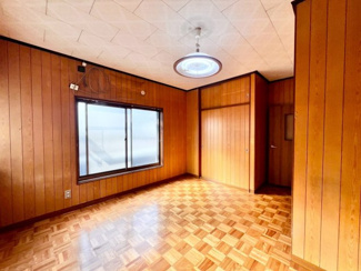 【洋室】 | 西取石７丁目　中古戸建 | バルコニーに面し開放感たっぷり♪