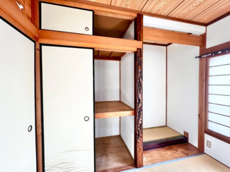 【収納】 | 西取石７丁目　中古戸建 | 押入もございますので、お客様用の布団なども余裕をもってしまっておく事が出来ますね♪