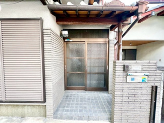 【エントランス】 | 西取石７丁目　中古戸建 | コノミヤまで徒歩５分！毎日のお買い物に便利です！