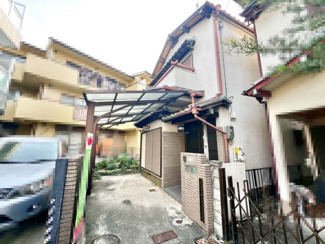 【駐車場】 | 西取石７丁目　中古戸建 | 駐車場には屋根もあり愛車を雨風から守ります♪