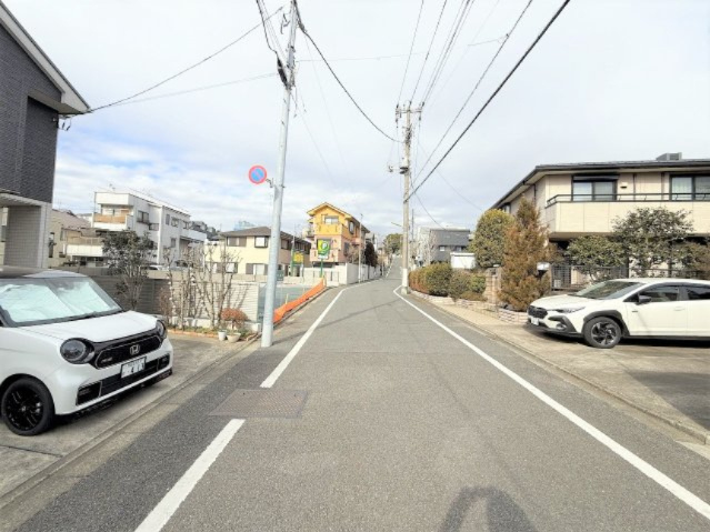 【前面道路含む現地写真】 | 【仲介手数料４４０万円が無料！】■等々力駅１２分■等々力渓谷公園３分 | 【仲介手数料４４０万円が無料！！】
決算特別キャンペーン！
家計応援の限界に挑戦中！
■等々力駅１２分
■等々力渓谷公園３分
■お好きなハウスメーカーで建築可
■各ハウスメーカーを少しお安くご紹介可