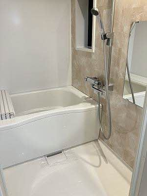 シャーメゾン伊野の浴室