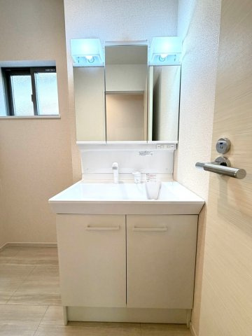 新築一戸建　静岡市葵区水落町4期　全１棟の独立洗面台