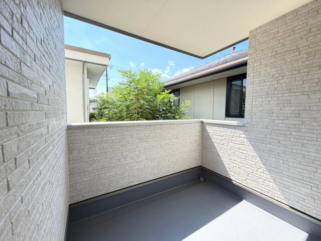 新築一戸建　静岡市葵区水落町4期　全１棟のバルコニー|急な天候の変化も安心のインナーバルコニー