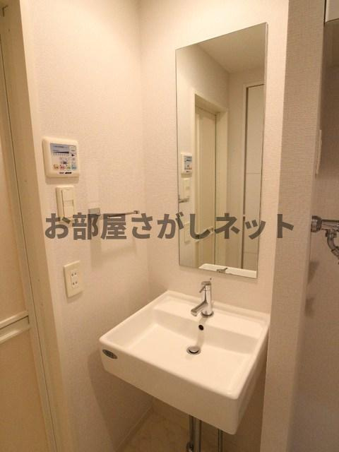 コンシェリア・デュー池袋の独立洗面台