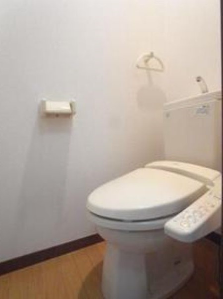 イーストフローラ東長崎のトイレ|独立型のトイレルーム☆(同一仕様写真)