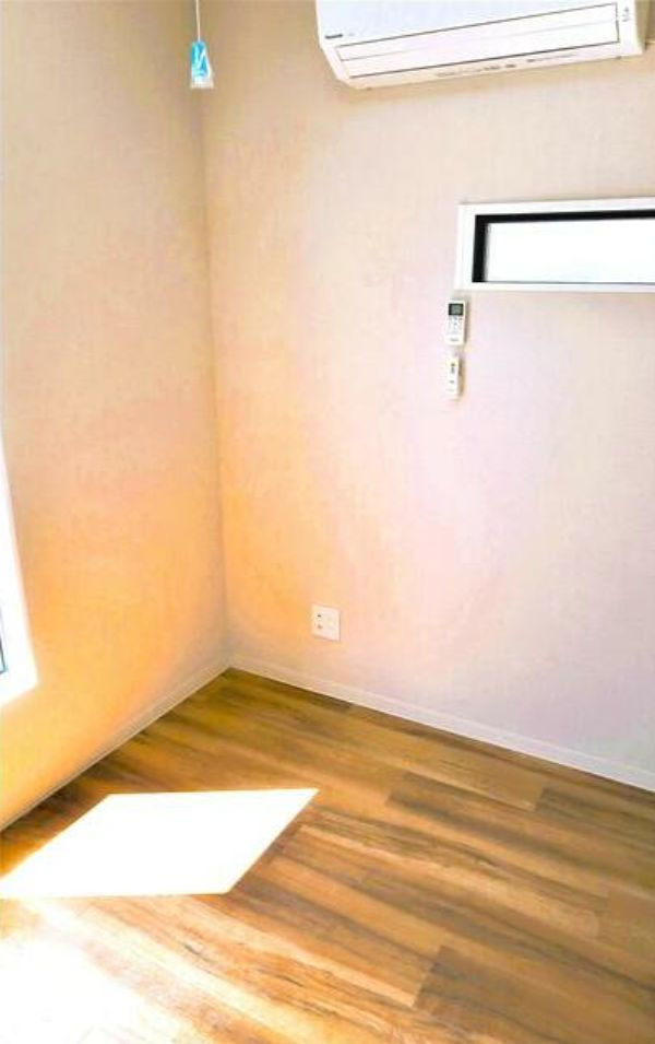 つのはず荘の居間・リビング