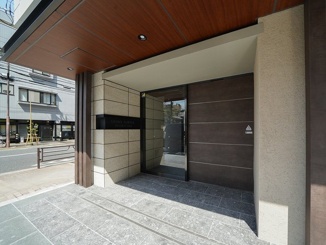 プライマル上野・稲荷町のエントランス