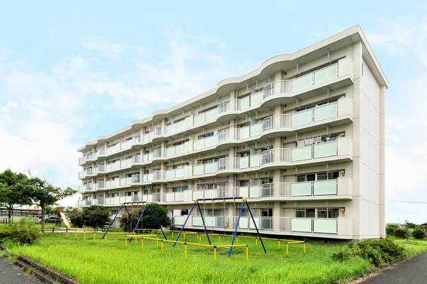 ビレッジハウス七城1号棟の外観