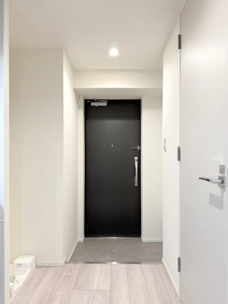 エレミ本蓮沼の玄関