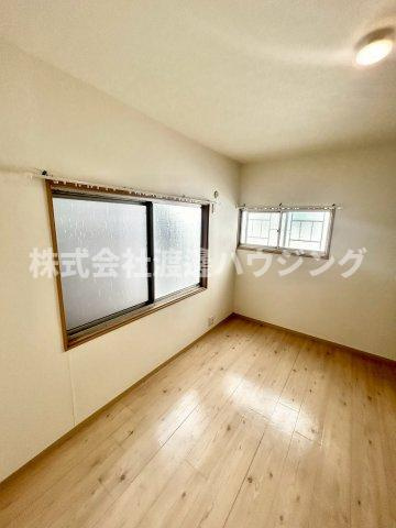 大阪市淀川区木川西３丁目のテラスのその他|窓