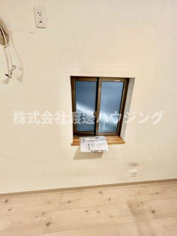 大阪市淀川区木川西３丁目のテラスのその他|窓