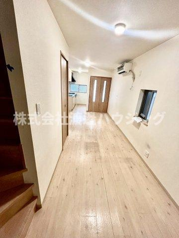 大阪市淀川区木川西３丁目のテラスの居間・リビング