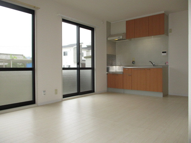 ガーデン千寿の居間・リビング