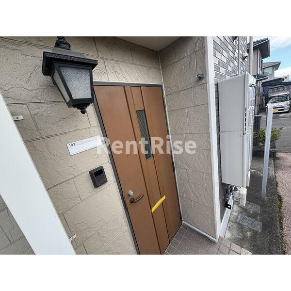 アンテプリマのエントランス