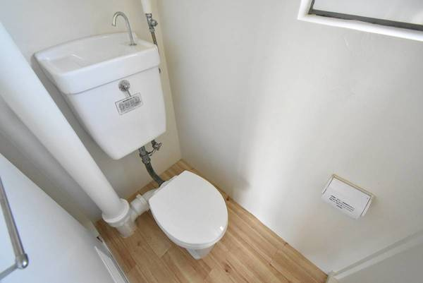 ビレッジハウス富山北1号棟のトイレ|ビレッジハウスの同一物件・同一タイプの間取りの写真です