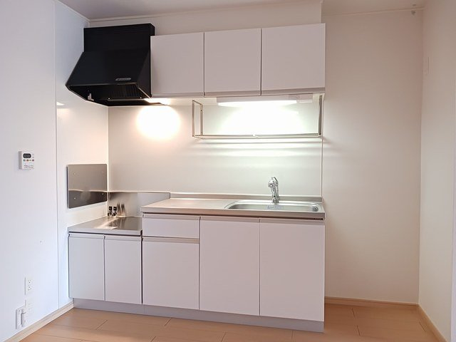 スプランドゥールのキッチン|コンパクトなキッチンで掃除もラクラク