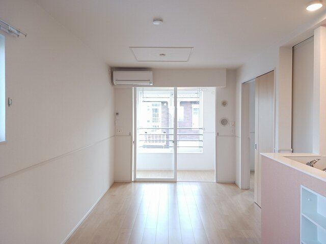 リバーサイドⅡの居間・リビング|居間です