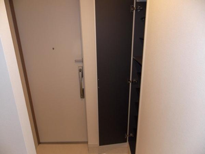 【玄関】 | リブリ・MK | 写真は同タイプの別のお部屋のものです。