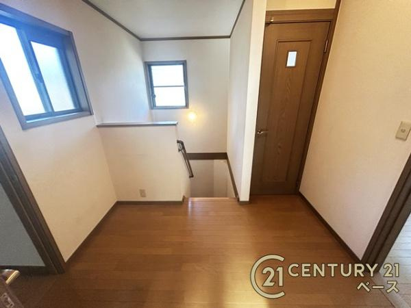 生駒郡平群町信貴山　一戸建の内装|■現地撮影写真■こちらは２階廊下部分です！