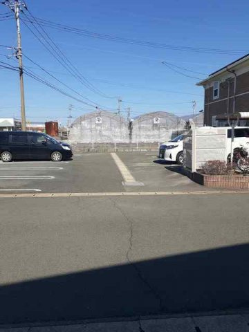 マーベラスビューＤの駐車場