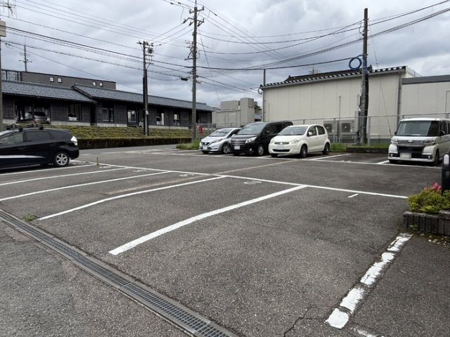 サニーコート義景　Ａの駐車場