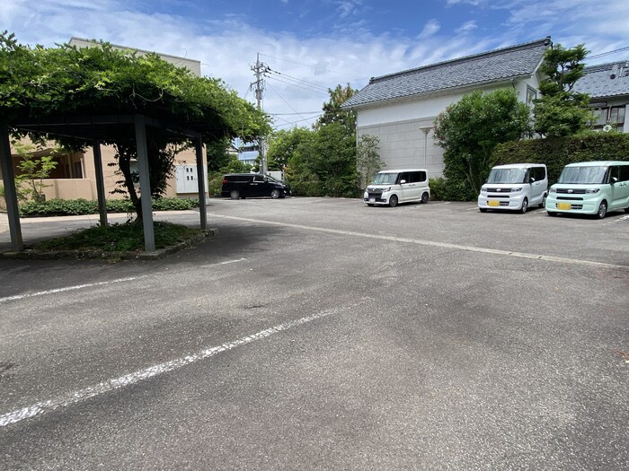 Casa-N（カーサN）　1号棟の駐車場