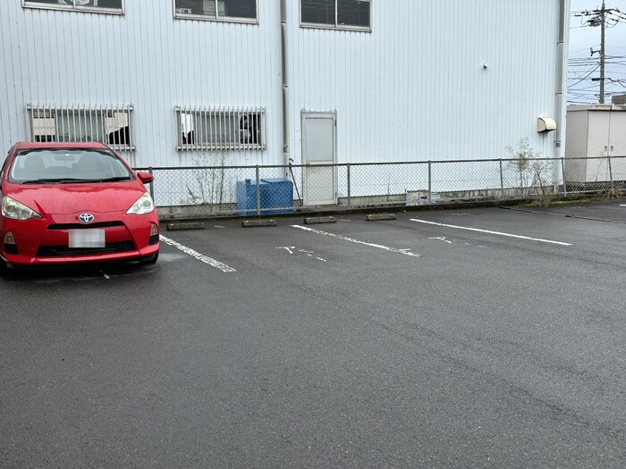 クローバーの駐車場