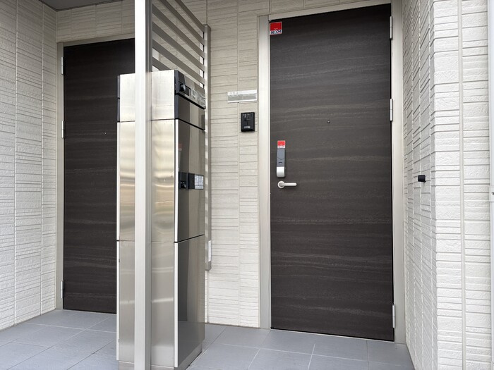 vivere（ヴィヴェーレ）の玄関