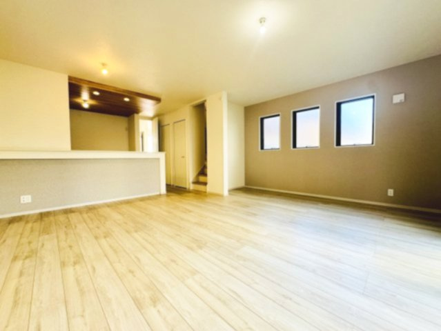『八王子市新築戸建て』八王子市追分町18-10【仲介手数料無料】　１期の居間・リビング|～仲介手数料無料☆八王子ひなた不動産～八王子市追分町　新築戸建て