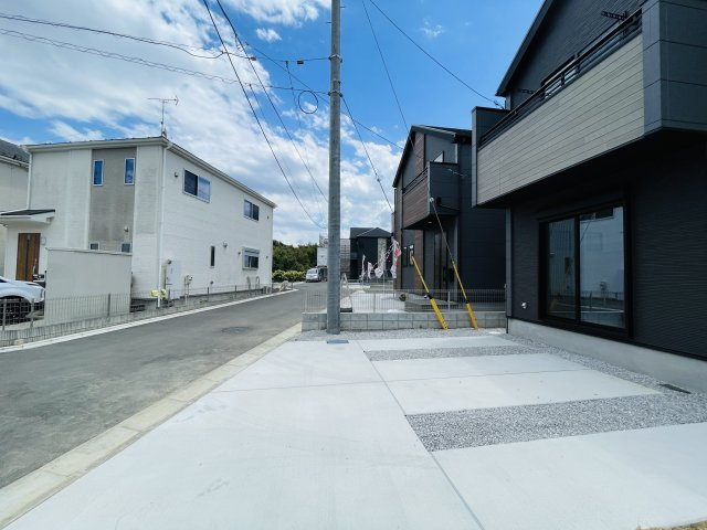 『八王子市新築戸建て』八王子市小比企町1429-2【仲介手数料無料】　１期の前面道路含む現地写真|～仲介手数料無料☆八王子ひなた不動産～八王子市小比企町　新築戸建て