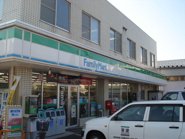 ヴァンベールの周辺|ファミリーマート新田塚店まで853ｍ