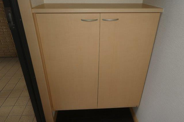 マイルド・フナコシの内装|シューズボックス