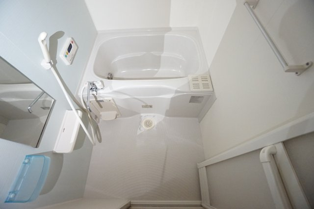 アルモニーテの浴室