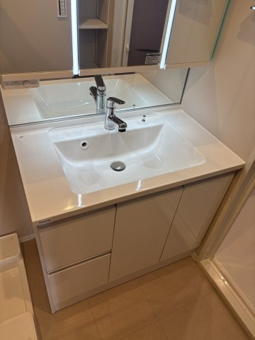 ライオンズマンション東日暮里第二の独立洗面台